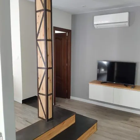 Toledoaloja - Estudio En Apartamento